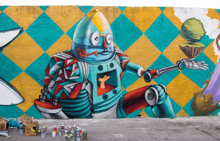 Detail Robot Graffiti Art Nomer 5