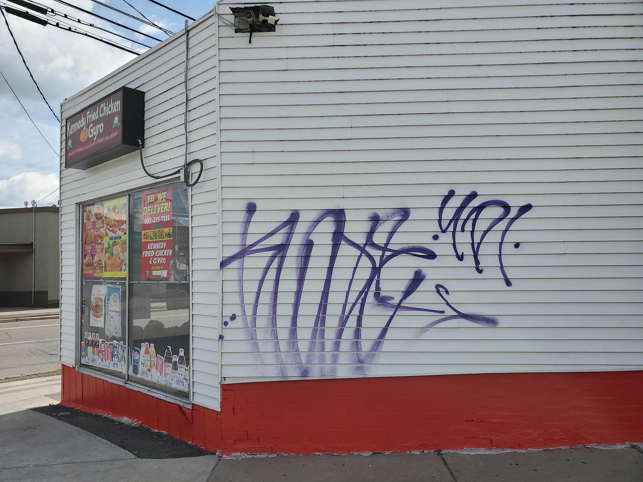 Detail Sauce Bottle Tagging Graffiti Nomer 41