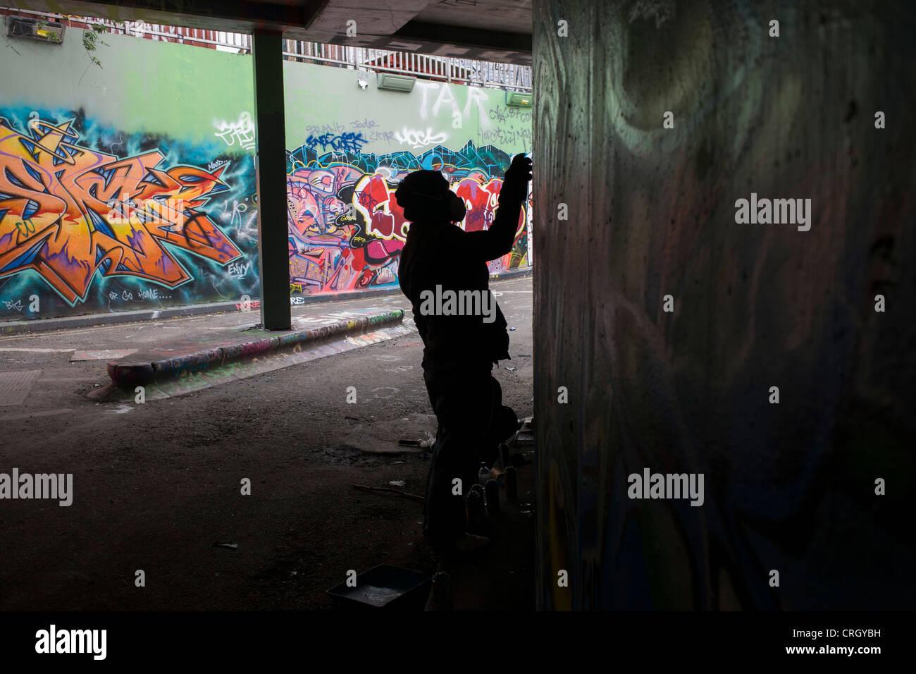 Detail Silhouette Graffiti Nomer 47