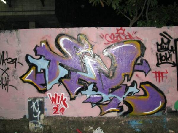 Detail Sketsa Graffiti Tulisan Bie Nomer 12