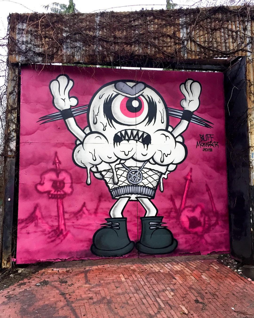 Detail Street Art Graffiti Monster Nomer 19