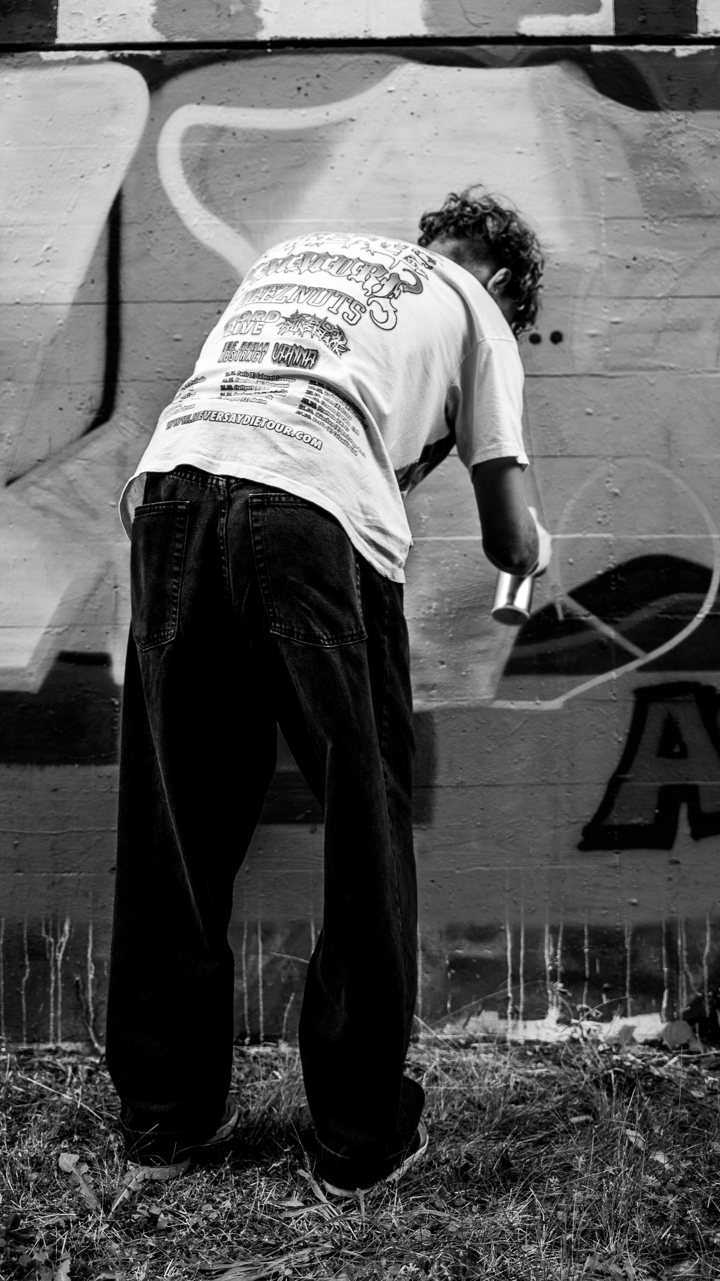 Detail Street Wallpaper Grayscale Graffiti Nomer 24