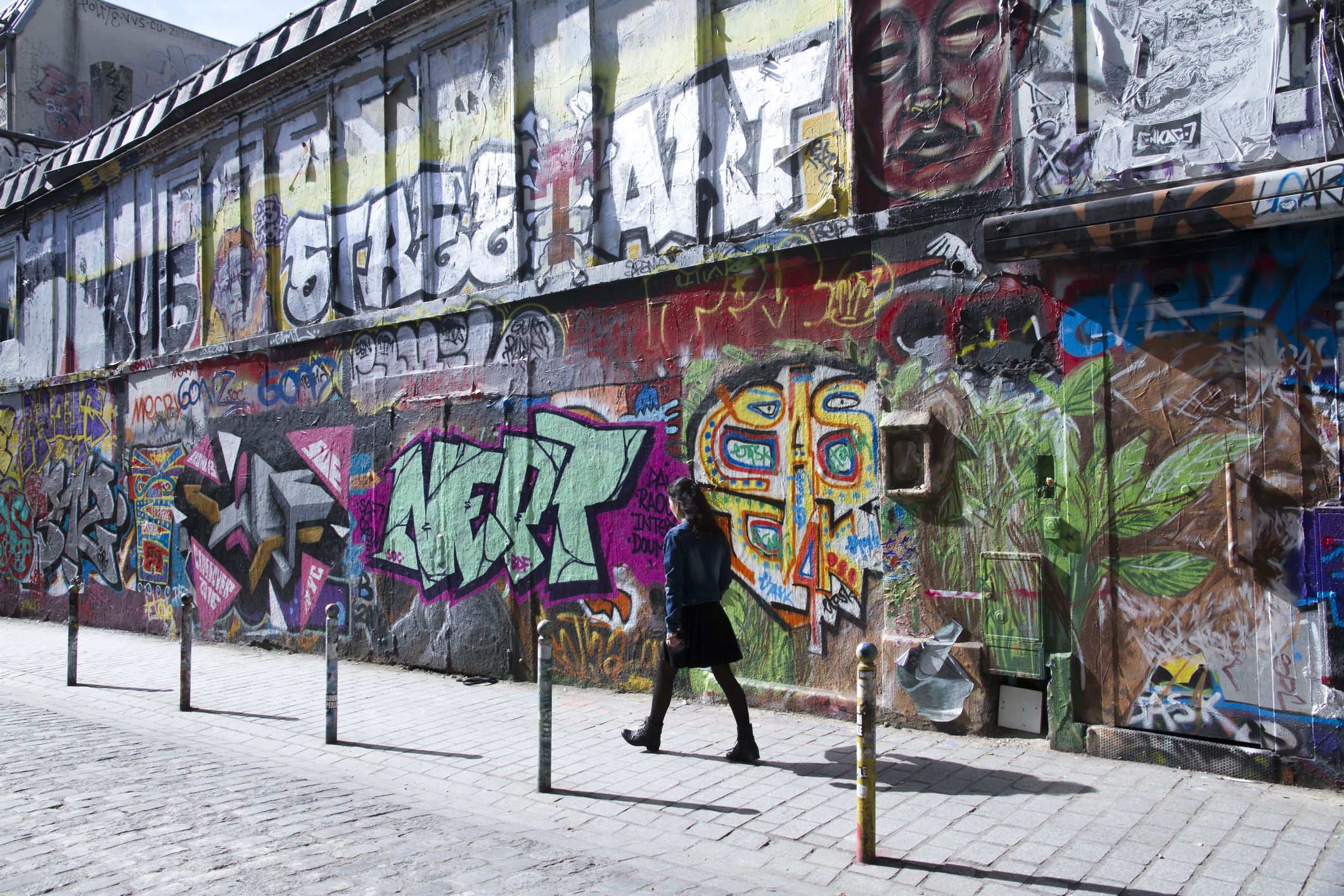 Detail Street With Graffiti Nomer 8