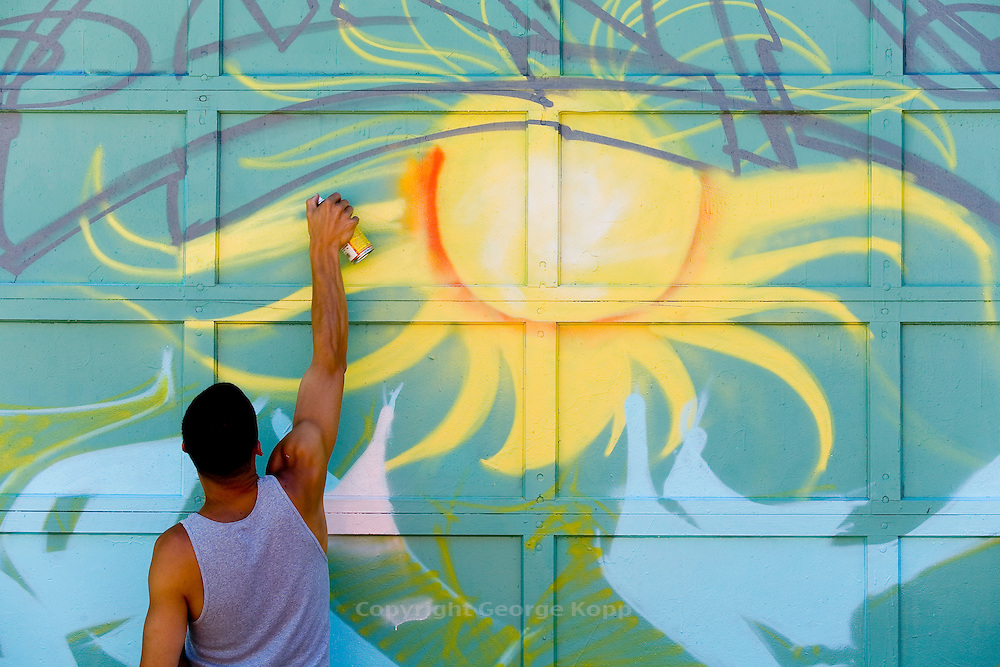 Detail Sun Graffiti Nomer 53