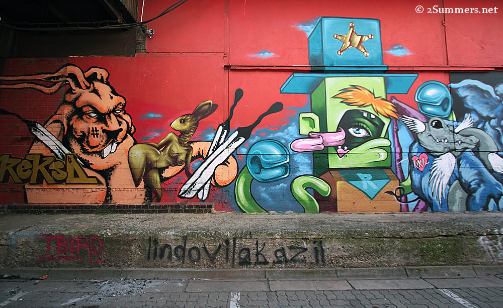 Detail T Graffiti Street Nomer 42