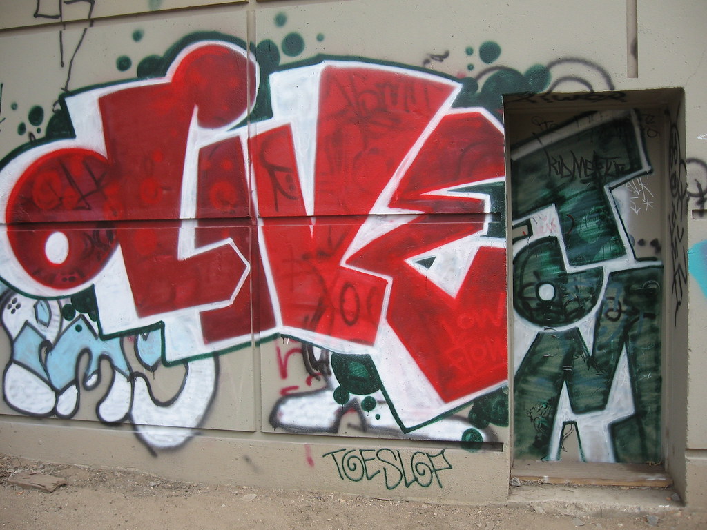 Detail Tom Graffiti Nomer 22