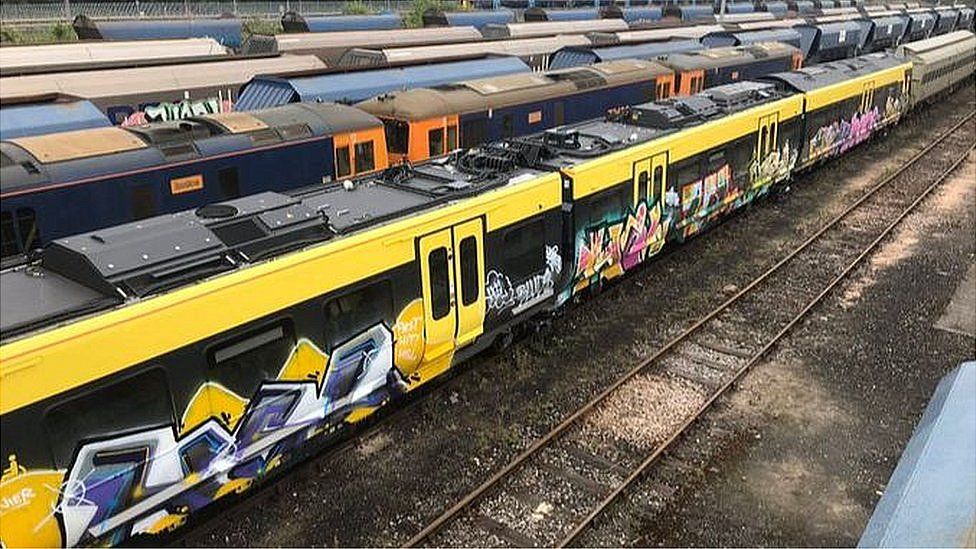 Detail Train Graffiti Nomer 37