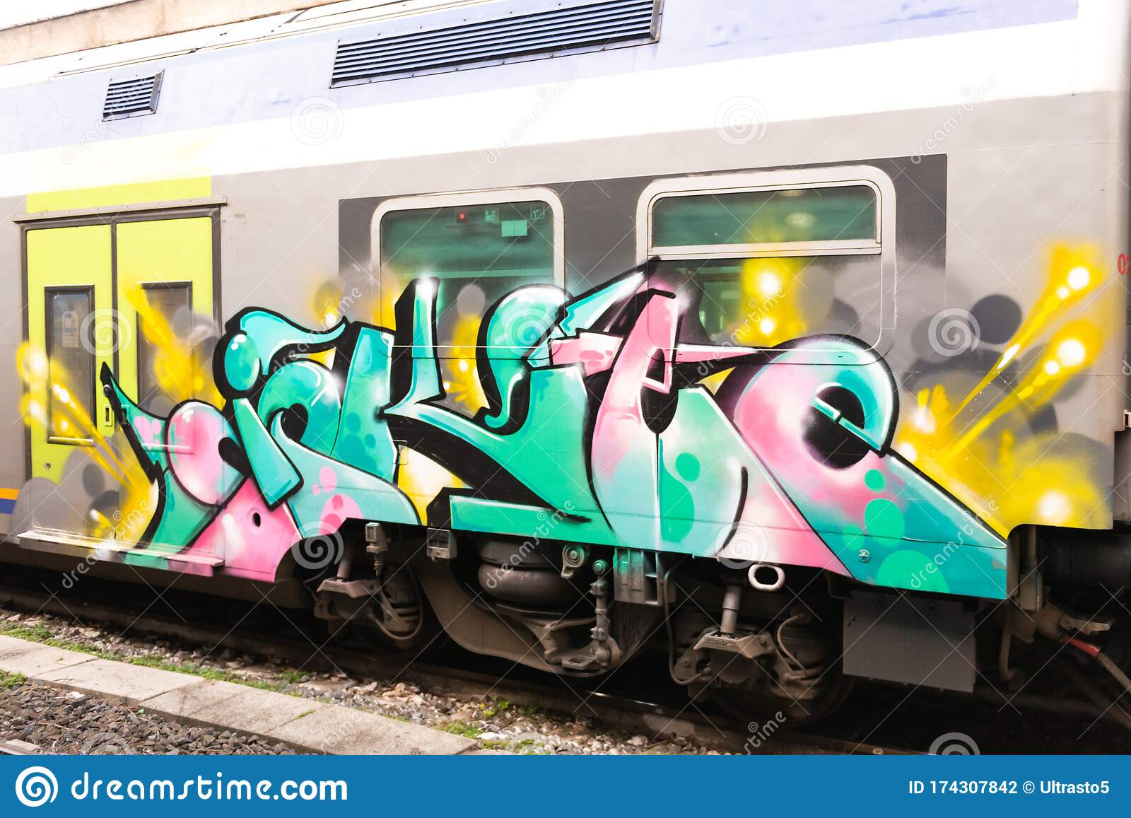 Detail Train Graffiti Nomer 54