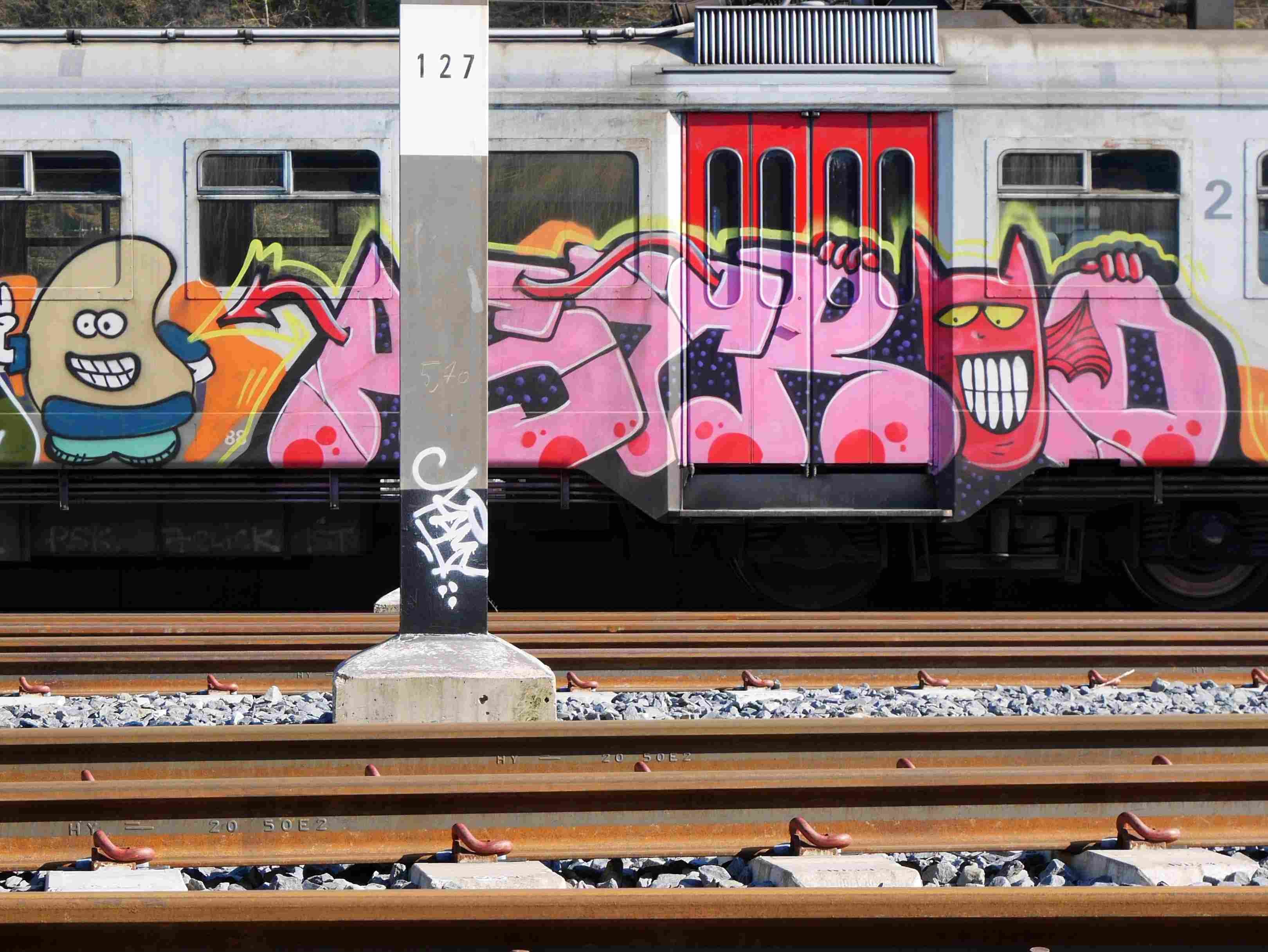 Detail Train Graffiti Art Nomer 20