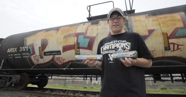 Detail Train Graffiti Front View Nomer 42
