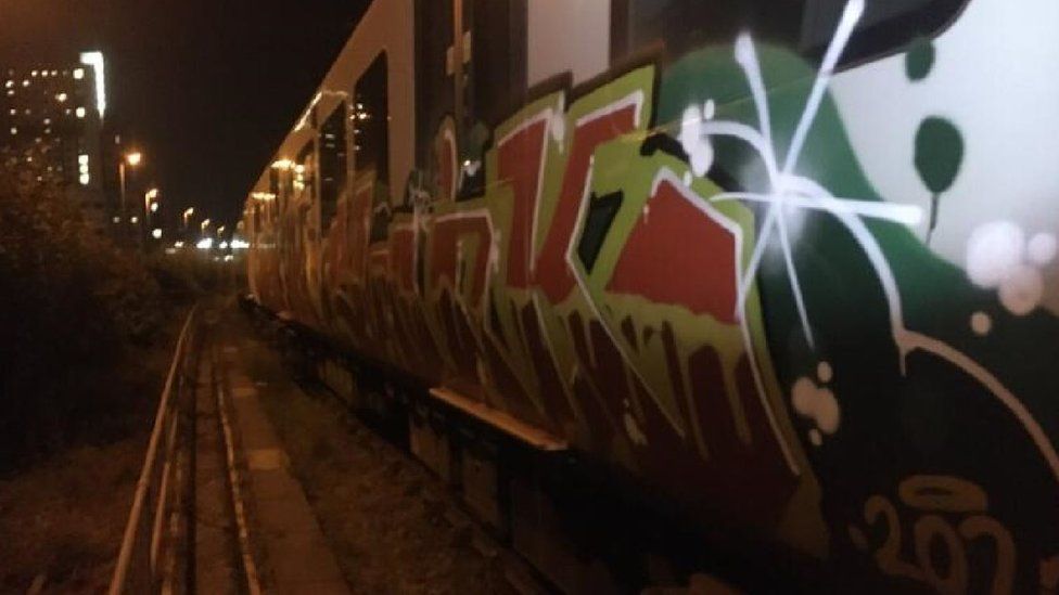 Detail Train Graffiti Front View Nomer 43