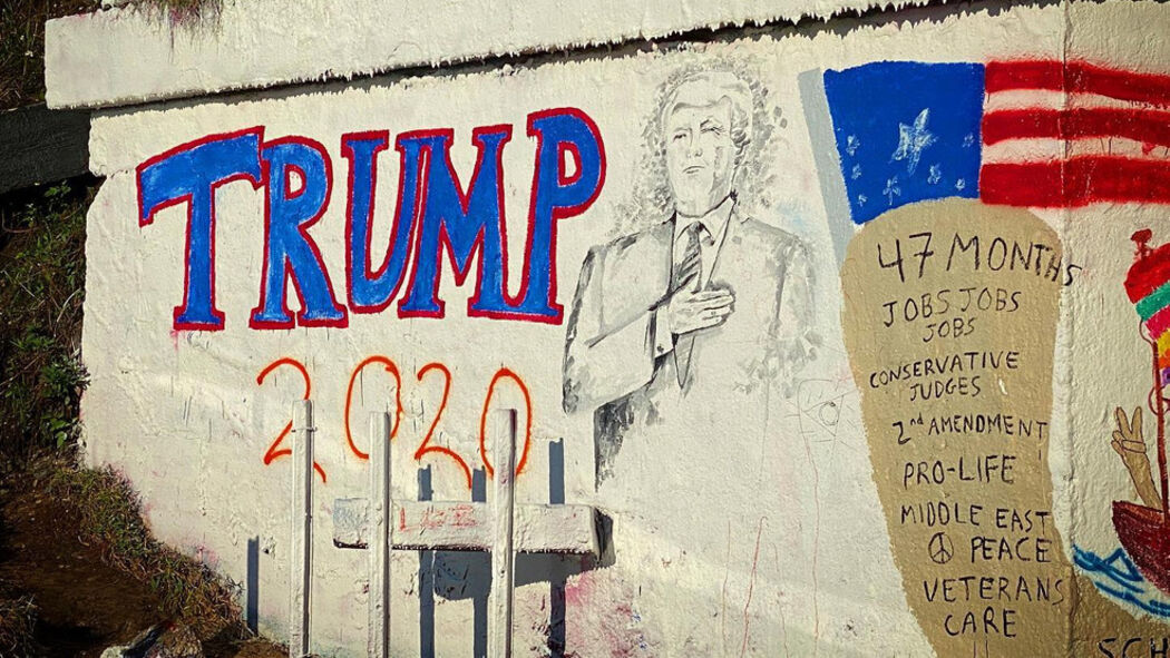 Detail Trump Graffiti Nomer 16