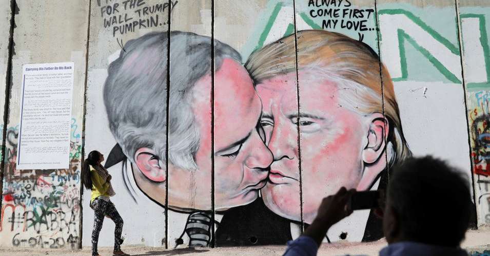 Detail Trump In A Wall Graffiti Meaning Nomer 22