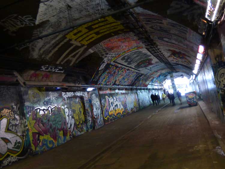 Detail Tunnel Graffiti Nomer 4