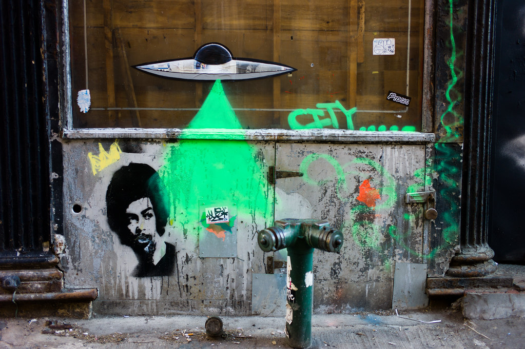 Detail Ufo Graffiti Nomer 16