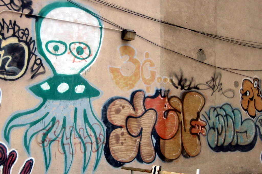 Detail Ufo Graffiti Nomer 24