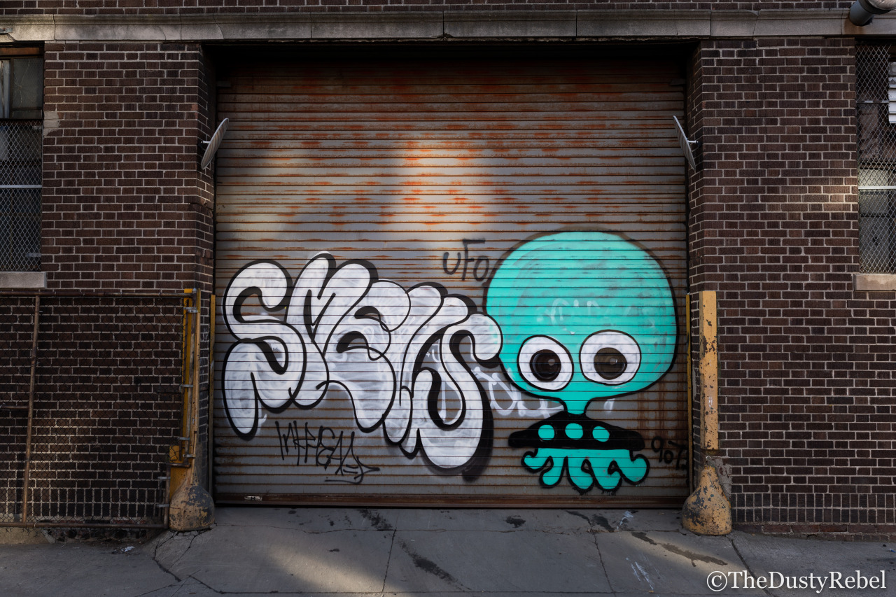Detail Ufo Graffiti Nomer 32