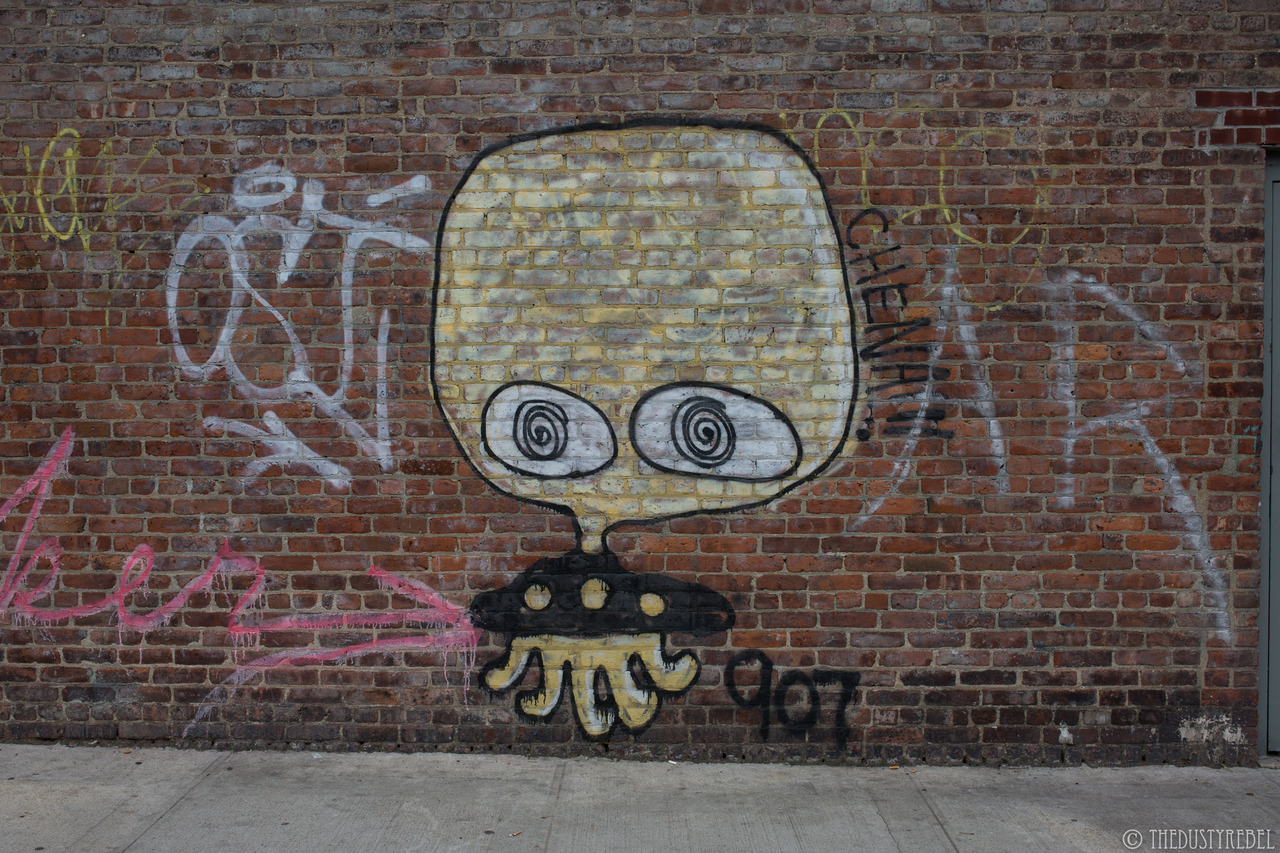 Detail Ufo Graffiti Nomer 41