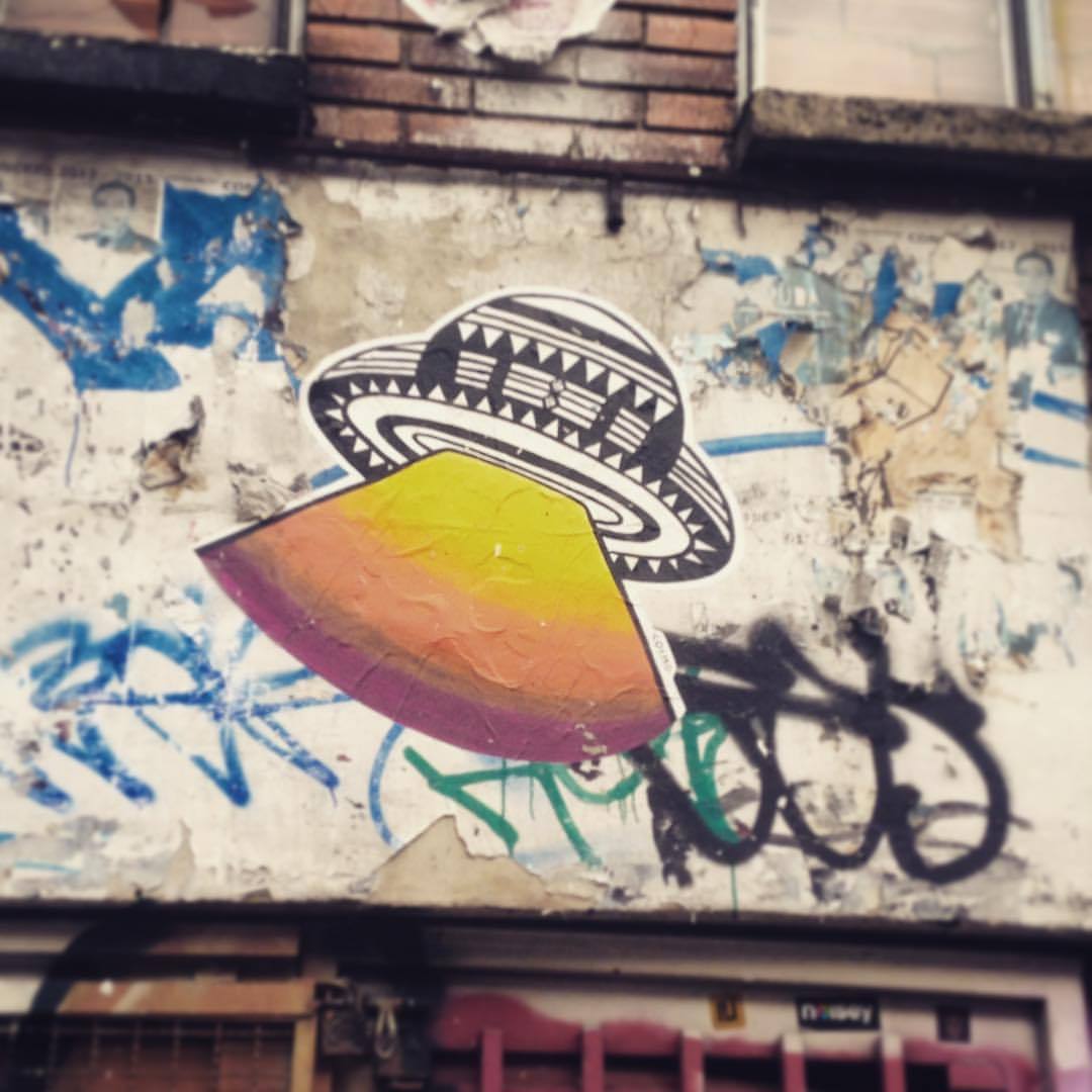 Detail Ufo Graffiti Nomer 42
