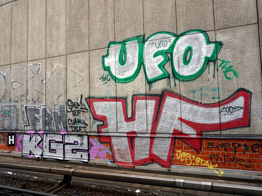 Detail Ufo Graffiti Nomer 44