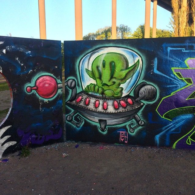 Detail Ufo Graffiti Nomer 8
