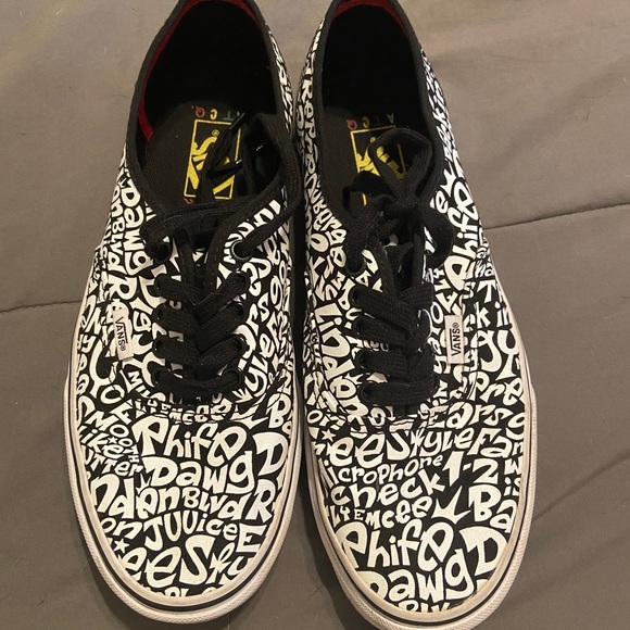 Detail Vans Graffiti Nomer 11