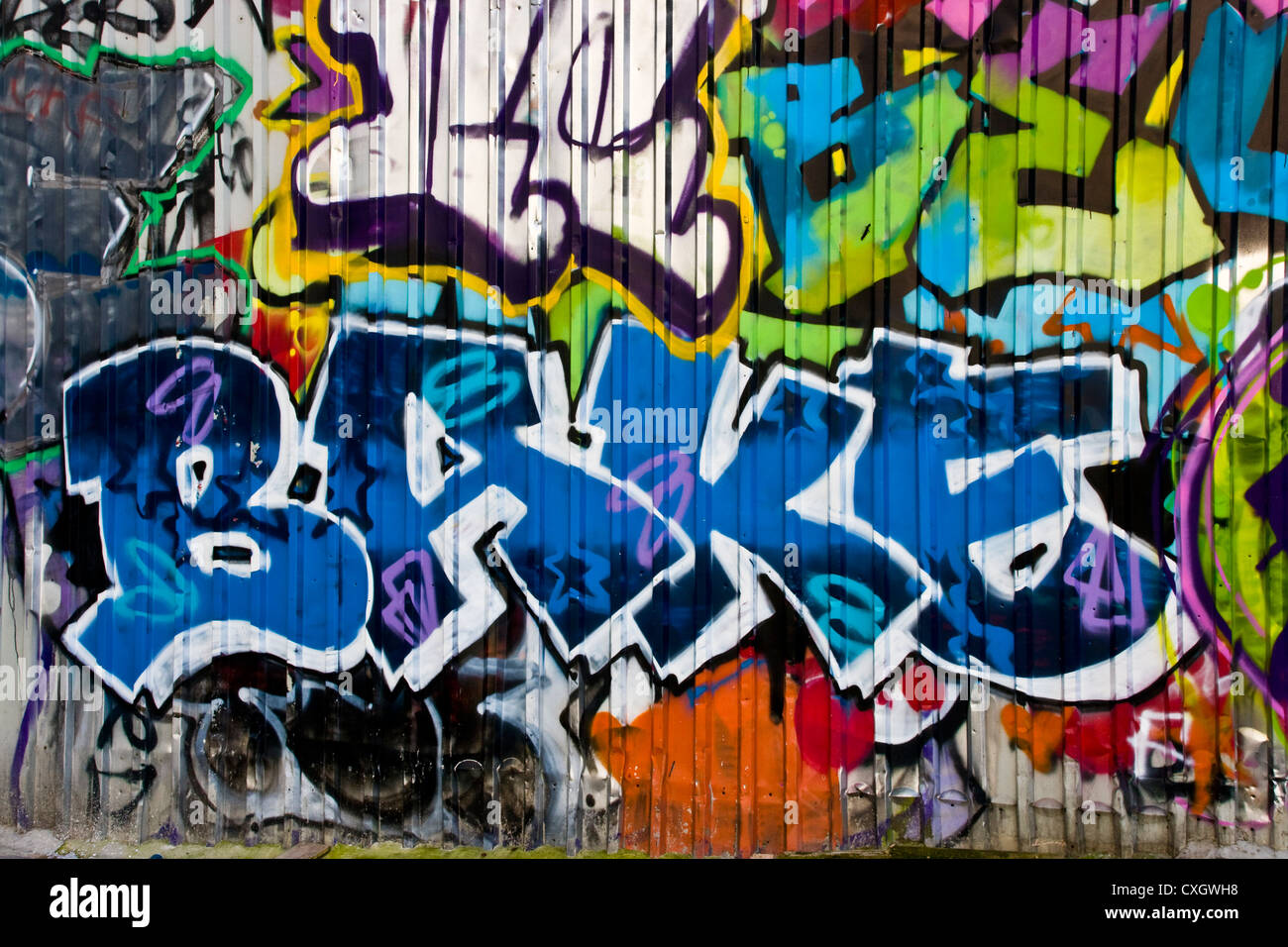 Detail Vibrant Graffiti Nomer 13