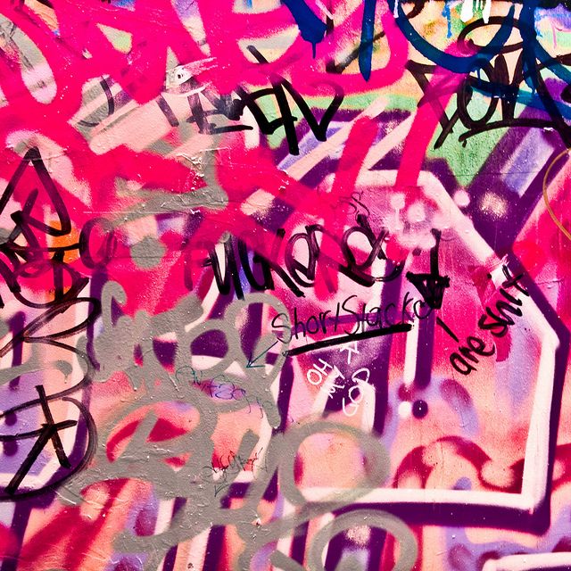 Detail Wallpaper Graffiti Pink Nomer 3