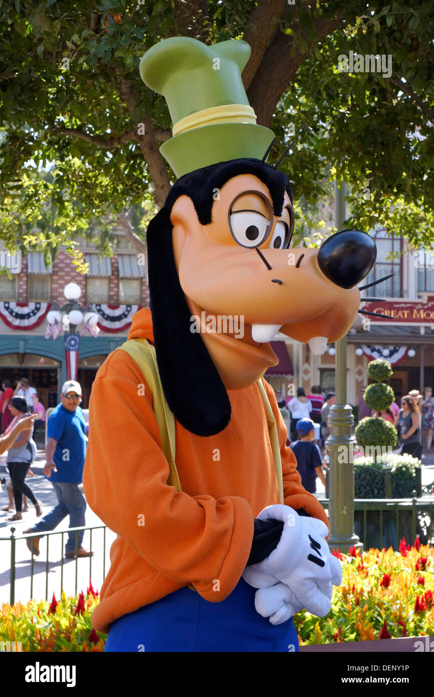 Detail Goofy Disney Character Nomer 33