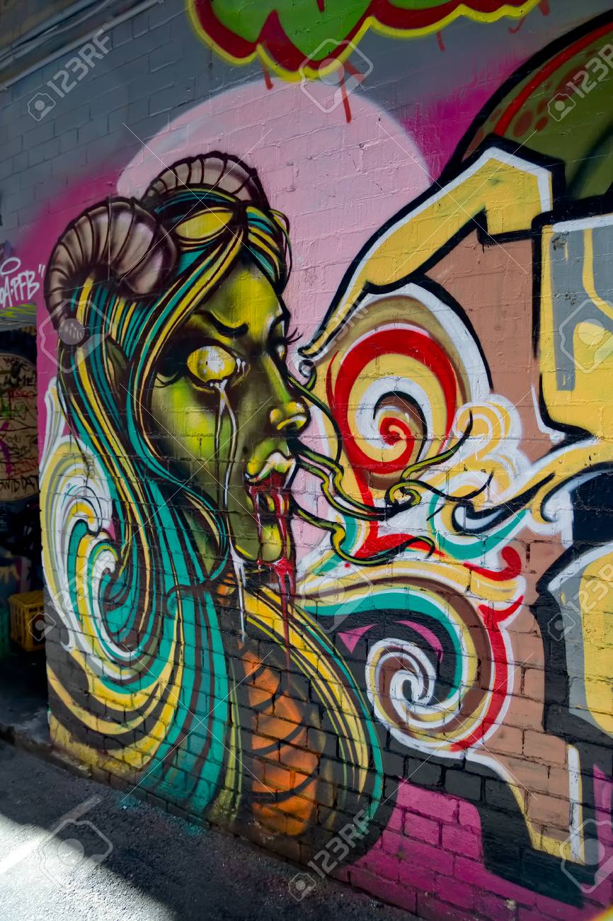 Detail Women Back Graffiti Nomer 27