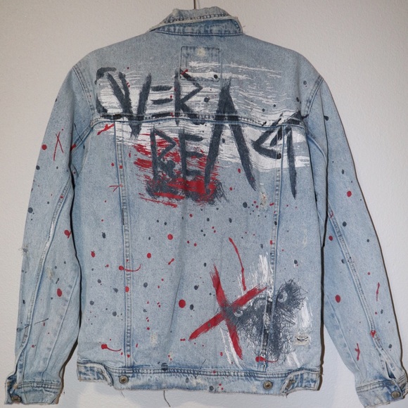 Detail Zara Denim Graffiti Jacket Nomer 31