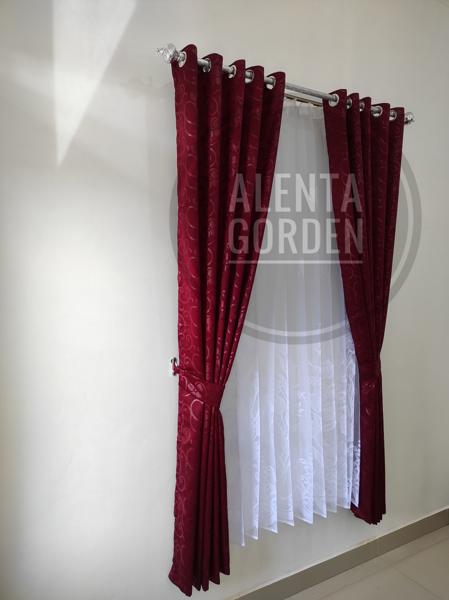 Detail Gorden Warna Maroon Nomer 18