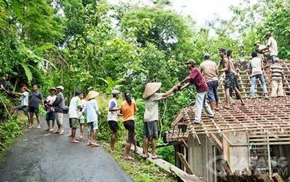 Gotong Royong Membangun Rumah - KibrisPDR