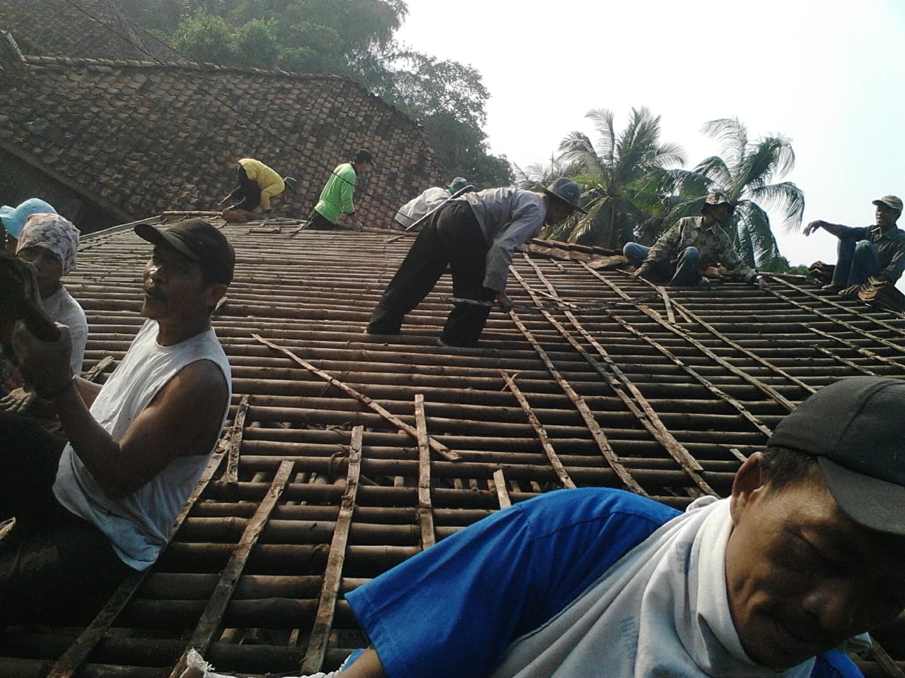 Detail Gotong Royong Membangun Rumah Nomer 48