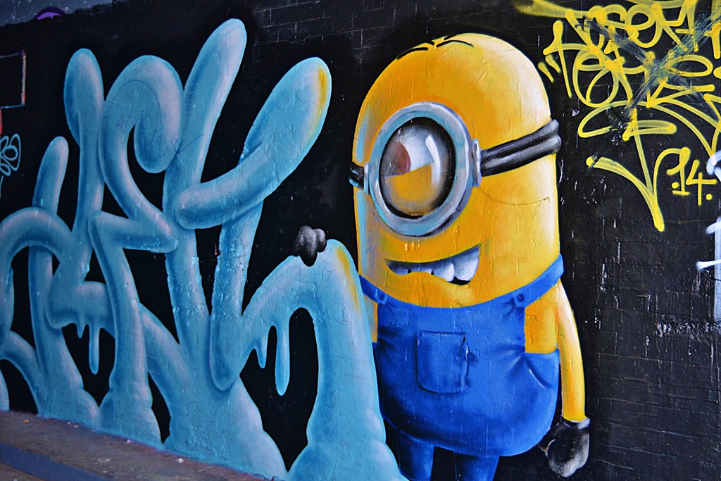 Detail Graffiti Minion Nomer 20