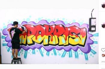 Detail Grafiti Nama Dewi Nomer 19