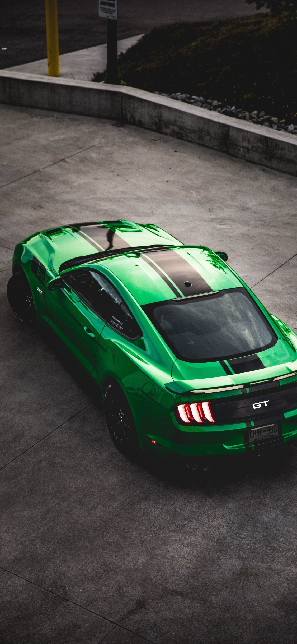 Detail Green Car Wallpaper Nomer 38