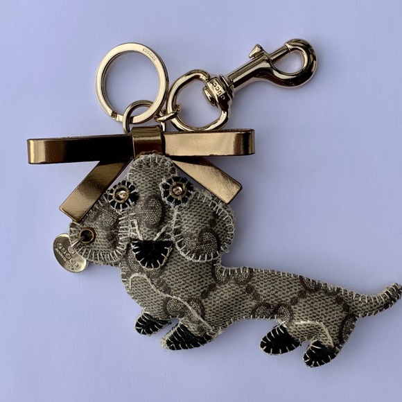 Detail Gucci Dog Keychain Nomer 39