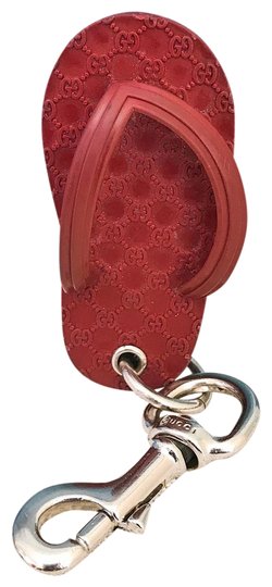 Detail Gucci Flip Flop Keychain Nomer 13