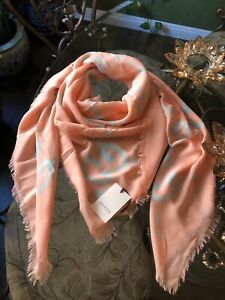 Detail Gucci Ghost Scarf Nomer 31