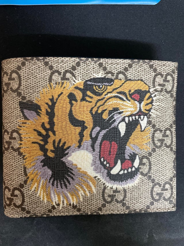 Detail Gucci Lion Wallet Nomer 43