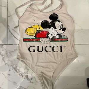 Detail Gucci Mickey Mouse Bathing Suit Nomer 23