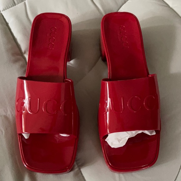 Detail Gucci Red Jelly Sandals Nomer 53