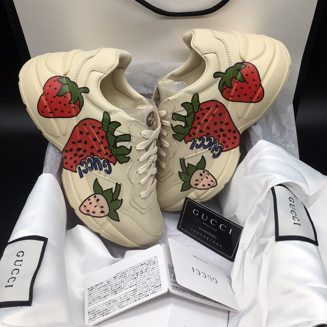 Detail Gucci Strawberry Tennis Shoes Nomer 11