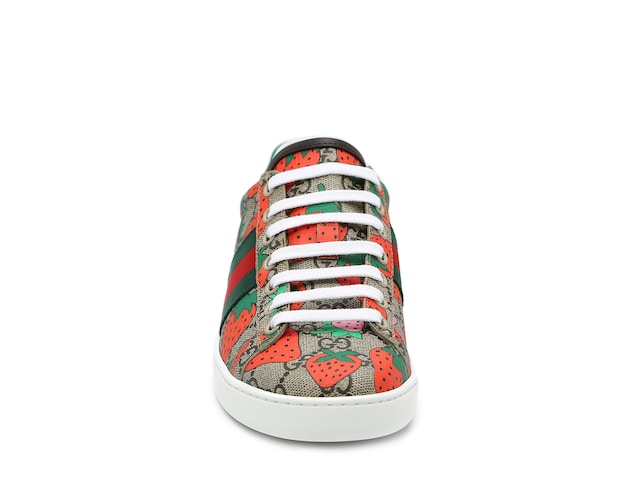 Detail Gucci Strawberry Tennis Shoes Nomer 47