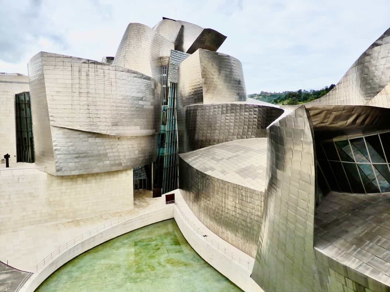 Detail Guggenheim Museum Di Bilbao Nomer 42