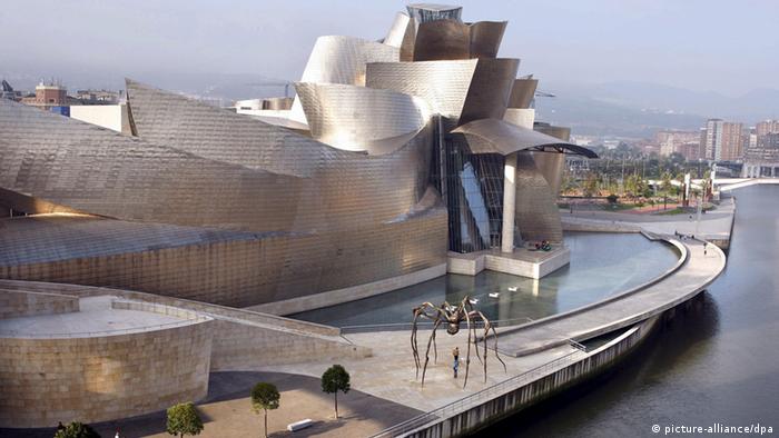 Detail Guggenheim Museum Di Bilbao Nomer 9