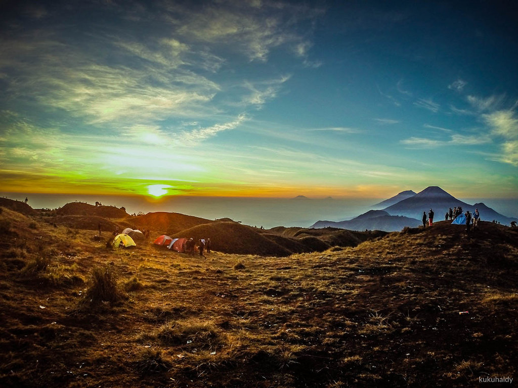 Detail Gunung Prau Wallpaper Nomer 32