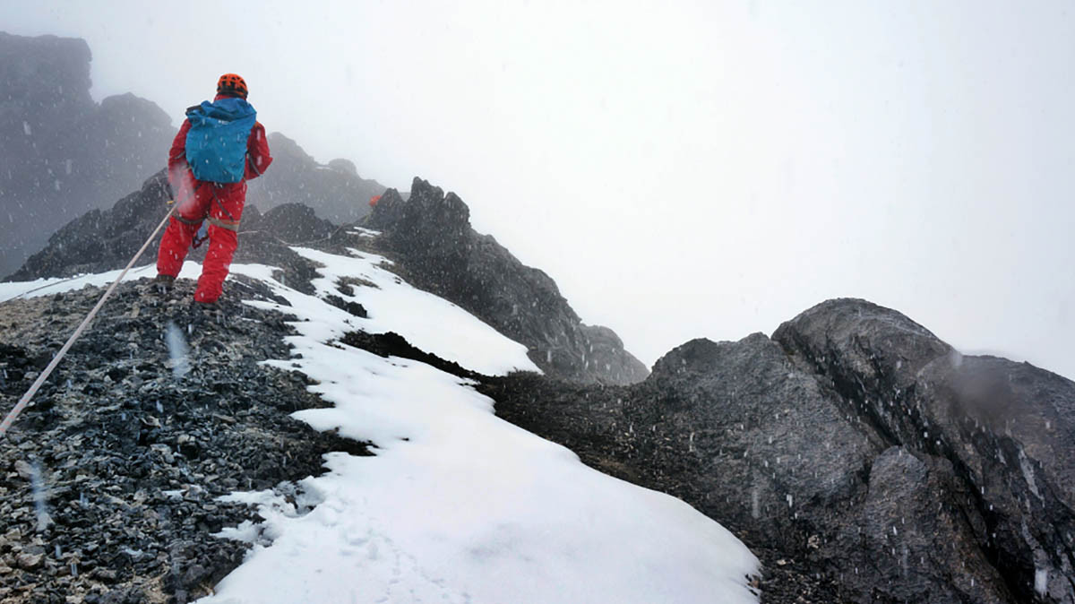Detail Gunung Salju Di Indonesia Nomer 39