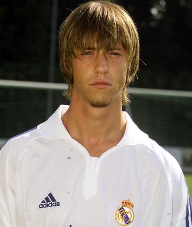 Detail Guti Real Madrid Nomer 3